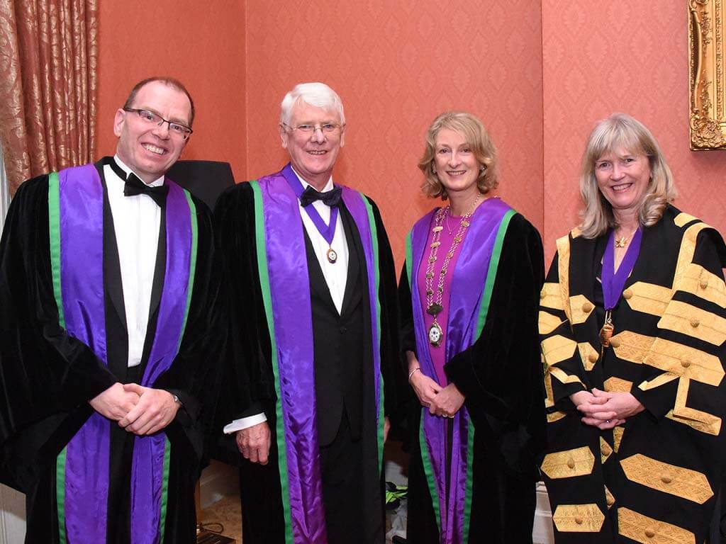 Members of the Faculty of Occupational Medicine with Dean and President